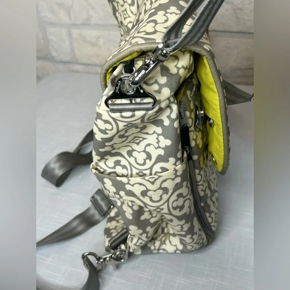 Petunia Pickle bottom Boxy Backpack Diaper Bag Breakfast in Berkshire Large